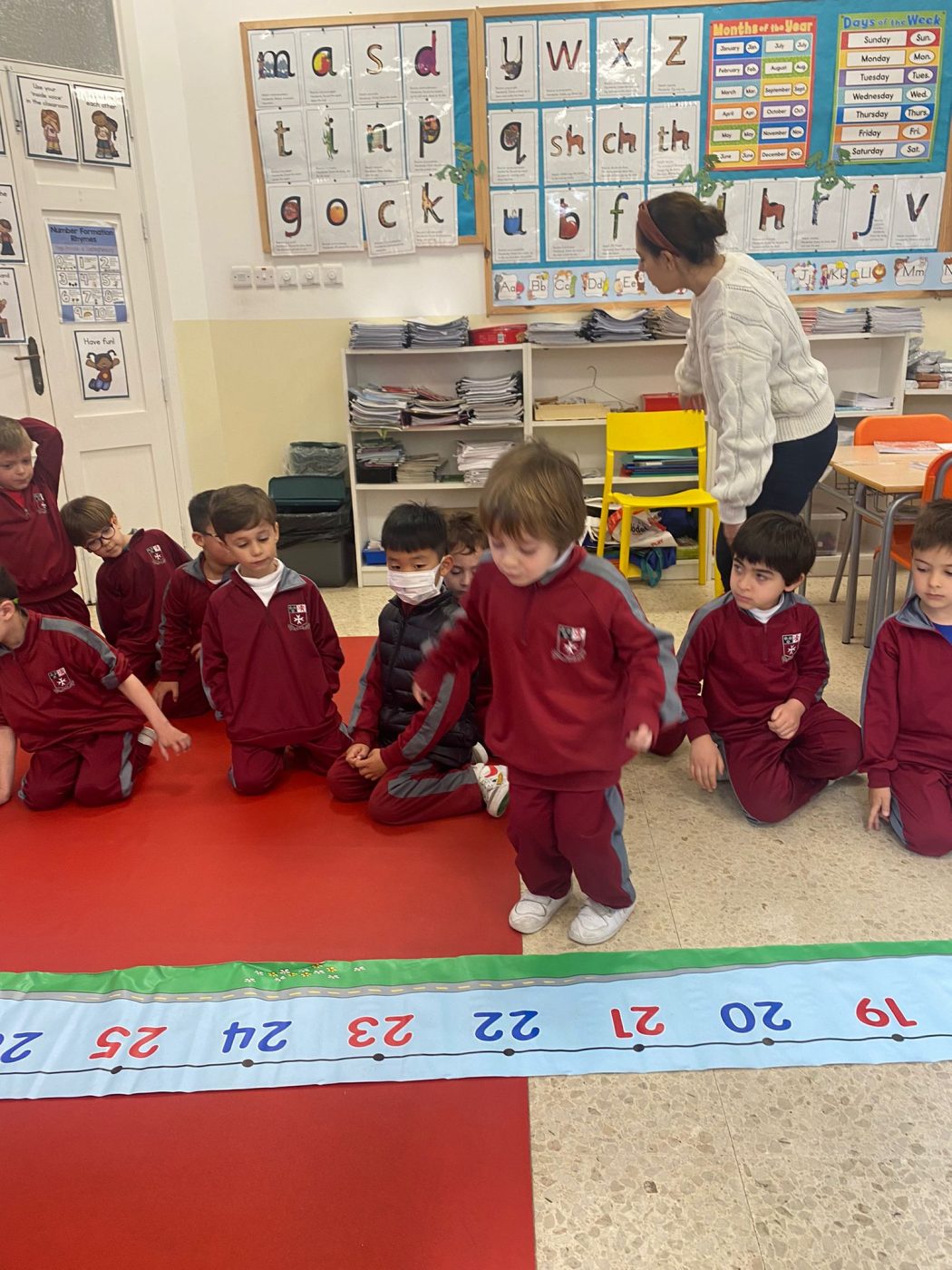 Small footsteps on giant numbers